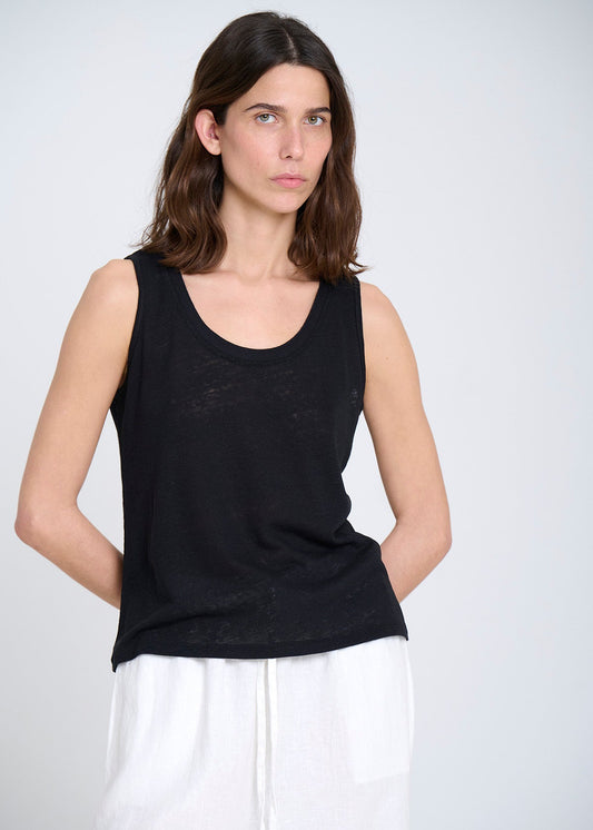 KNITTED SINGLET TOP IN BLACK
