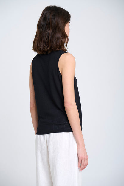 KNITTED SINGLET TOP IN BLACK