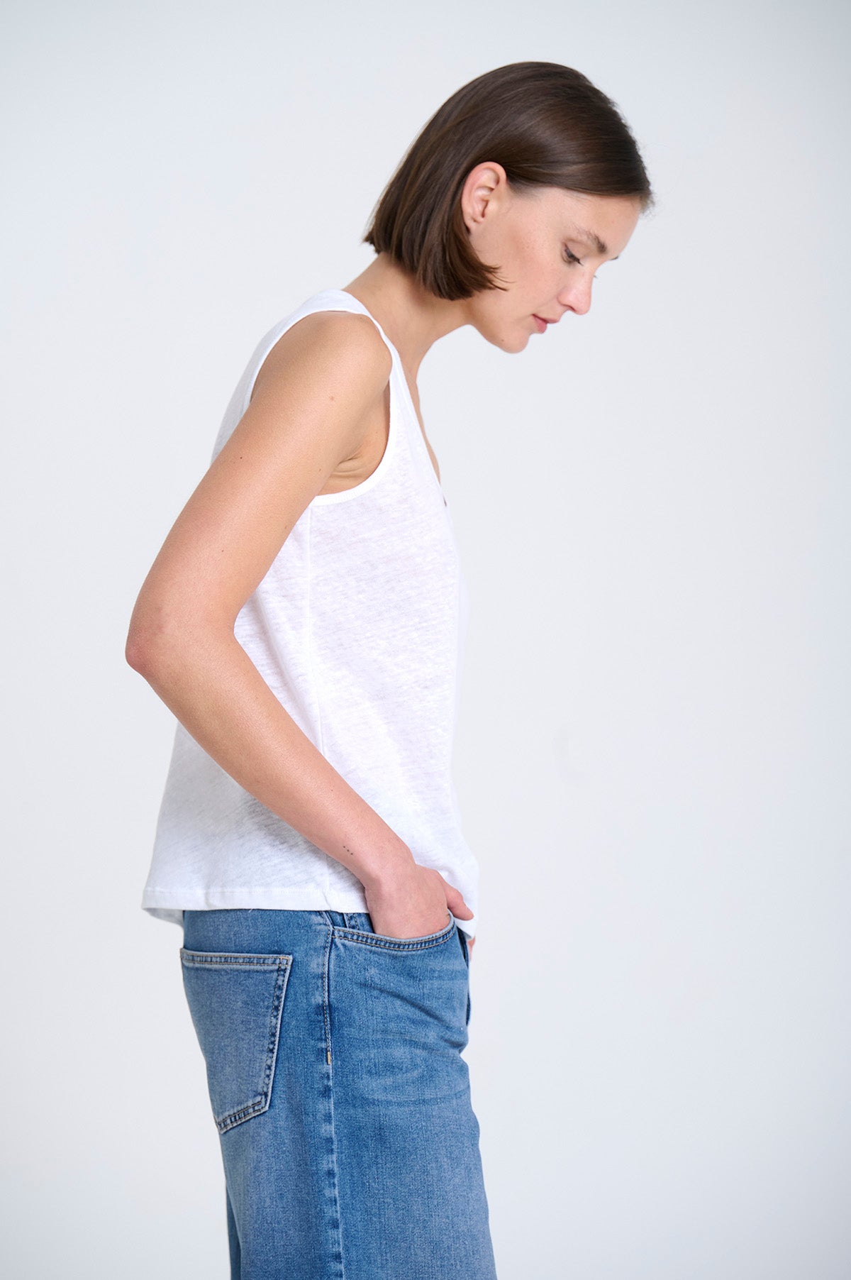 KNITTED SINGLET TOP IN WHITE
