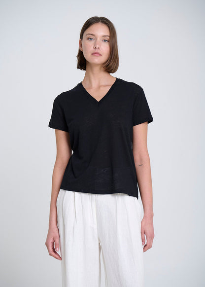 V-NECK KNITTED T-SHIRT IN BLACK