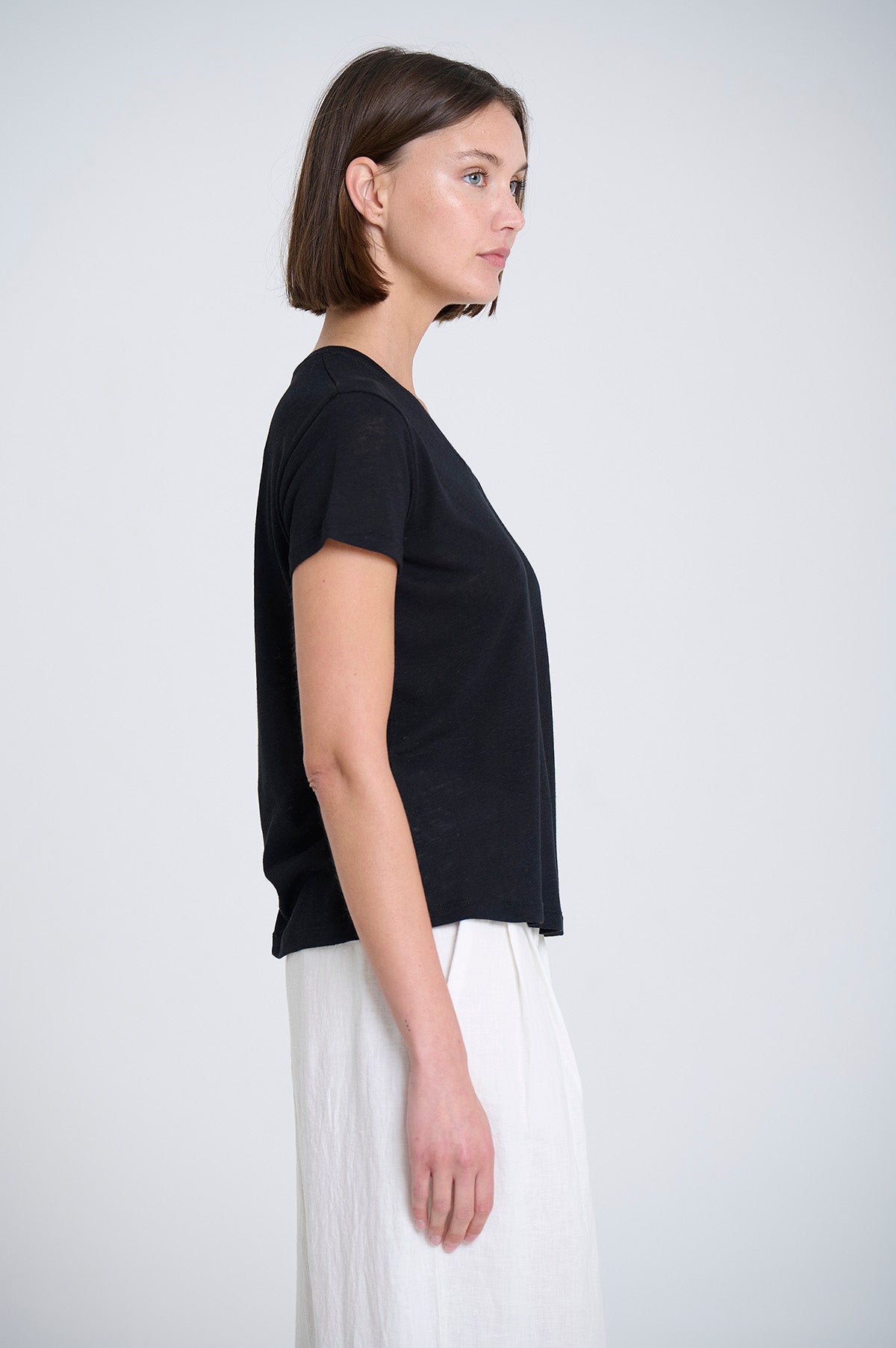 V-NECK KNITTED T-SHIRT IN BLACK