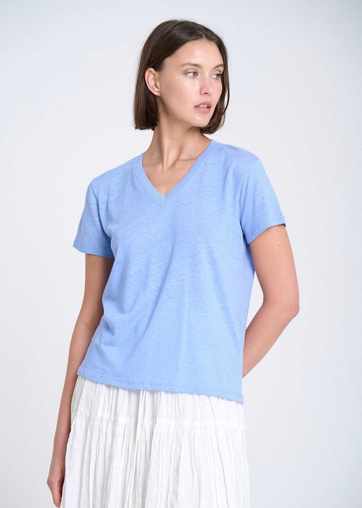 V-NECK KNITTED T-SHIRT IN BLUE SKY