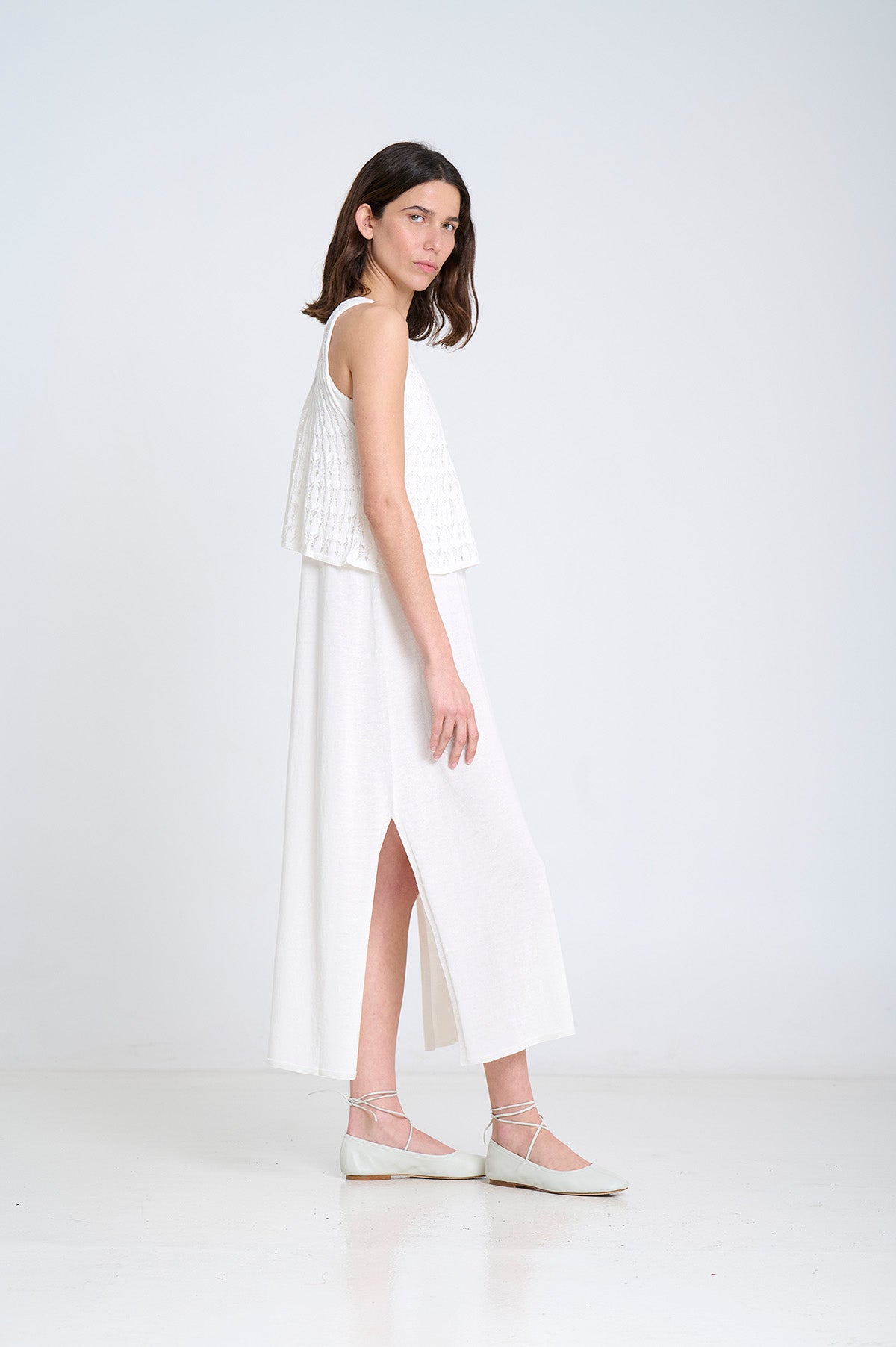 EMBROIDERY SLEEVELESS KNITTED DRESS IN ECRU