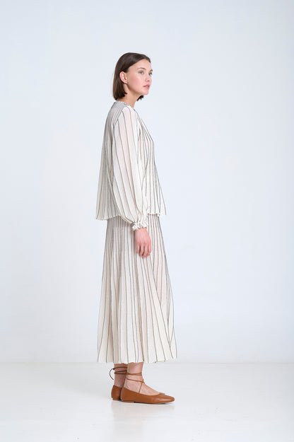 CREAM W BLACK STRIPE KNITTED SKIRT W SHEER HEM